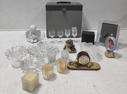 (1) Vintage Kodak Cavalcade 510 Slide Projector (2) Iridescent Flower Bowl/Votive Holder 6" (1) Vintage Mikasa SPUN SILK 5" Crystal Bowl Thick Frosted Swirl (1) Mikasa Peppermint Clear 9 1/2" Oval Sweet Dish 2) Vintage Wheat Etched Cordial Sherry Wine Gla