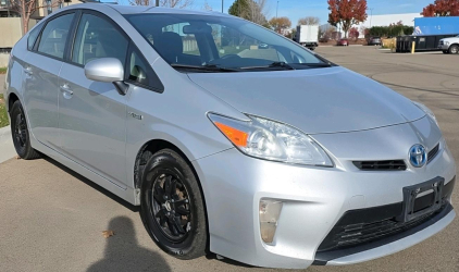 2015 TOYOTA PRIUS - HYBRID! TOUCHSCREEN INFOTAINMENT SYSTEM!