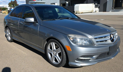 2011 MERCEDES BENS C300 - LOW MILES!