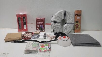 (2) Coxtnbio Ornaments (2) Nutcrackers & Other X-Mas Items
