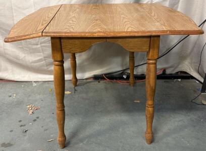 Table With Foldable Sides H 2&rsquo; 6&rdquo; W 3&rsquo; 6&rdquo; L 2&rsquo; 6&rdquo;