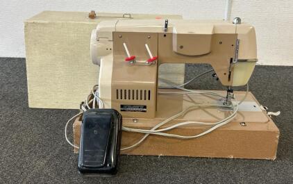 (1) Vintage Nelco Sewing Machine With Foot Pedal