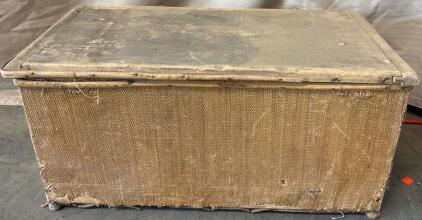 Vintage Trunk H 1&rsquo; W 2&rsquo; 3&rdquo; L 1&rsquo; 2&rdquo;