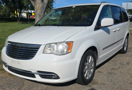 2013 CHRYSLER TOWN & COUNTRY - TOUCH SCREEN SYSTEM!