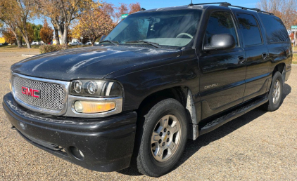 2003 GMC YUKON - 4X4!