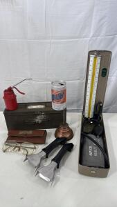 (1) Vintage/Antique World War II U.S. Army Signal Corps Case CS-137 (1) VINTAGE SPHYGMOMANOMETER IN STAND UP CASE (BLOOD PRESSURE MONITOR & CUFF) & Much More &hellip; .