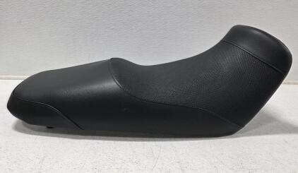 (1) *Like New* Suzuki DL1000 V-Strom 1000 Seat Cover 2002-2011 Black Carbon Fiber Look Luimoto