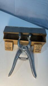 VINTAGE STONE MFG SUPPLY CO LIVESTOCK PIG TATTOO PLIERS + DIGITS