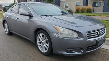 2014 NISSAN MAXIMA - SUNROOF! LOW MILES!