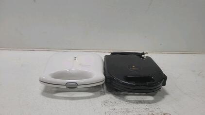 (1) Toastmaster Belgian Waffle Baker (1) Salton 3-in-1 Pocket Sandwich Maker, Belgian Waffle and Grill