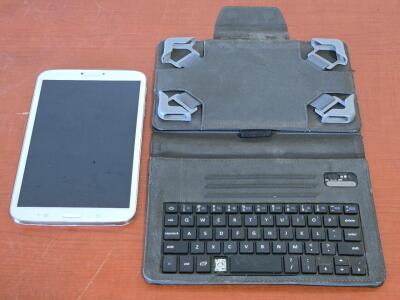 Samsung SM-T310 Galaxy Tab 3 w/ Keyboard Case