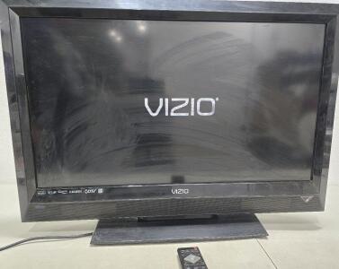 (1) 32&rdquo; Vizio LCD HD Tv W/ Remote (Not A Smart TV) Comes With Original Box