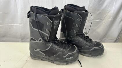 Slightly Used Thirty Two SnowBoard Boots Size 11.5