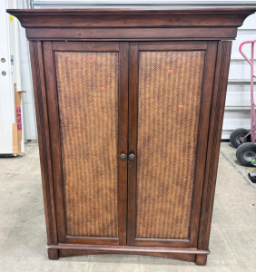 (1) Howard Miller Sonoma II Wine & Bar Cabinet - 57&rdquo;Hx38&rdquo;Wx20.5&rdquo;D