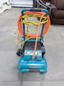 (1)Makita MAC5200 Big Bore 3.0 HP Air Compressor