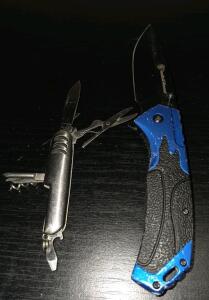 (1)SMITH & WESSON EXTREME OPS TACTICAL FOLDING KNIFE,(1)VINTAGE SWISS STYLE FOLDING MULTI TOOL POCKET KNIFE.