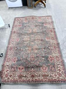 (1) Decorative Rug - 5ftx8ft