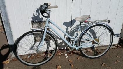 (1) 28" Schwinn Wayfarer Bike (Baby Blue)