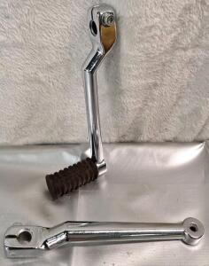 (2) Harley Davidson Style Heel Toe Shifter Assemblys, (1) W/O Foot Peg