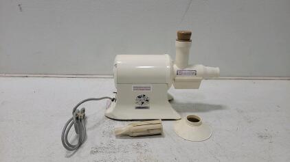 (1) Champion Household Juicer 2000 Plus (Model G5-NG-853S).