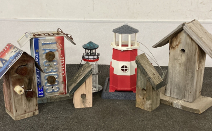 Bird Houses & Feeders