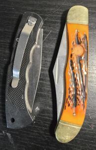 (1)NAHC -LTD Hunting Folding Hunter Bone Handle - Stainless Steel Folding Hunter,Blade: 4" l Stainless, (1) Folding Pocket Knife No Brand