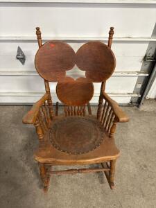 (1) Vintage Wooden Rocking Chair