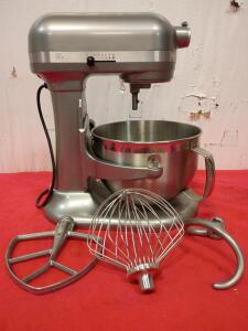 KitchenAid Professional 600 Series 6 Quart Bowl-Lift Stand Mixer And 3 Attachments