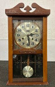 (1) Vintage Alaron 31-Day Pendulum Clock