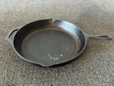 Lodge 12" Cast Iron Skillet