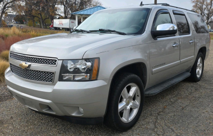 2008 CHEVROLET SUBURBAN - 4X4!