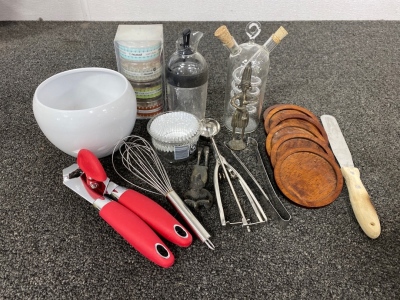 Assorted Kitchen Items