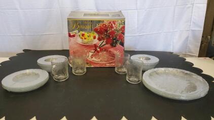 16 Piece Spring Bouquet Dish Set
