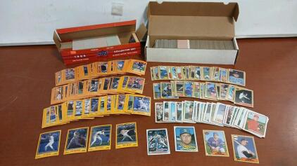 (Approx. 300+) 1987-1989 Topp Baseball Cards Including Alejandro Pena, Ricky Aguilera (Approx. 300+) 1988 Score Baseball Cards Including Jeff Russell, Tom O'Mally