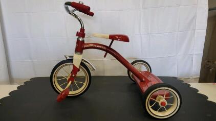Classic Radio Flyer Tricycle 20"x23"