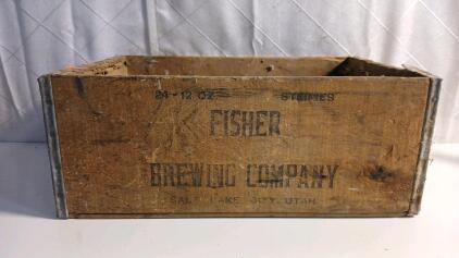 (1) Vintage Fisher Brewing Company Steines Crate -19"L x13"W x8"H