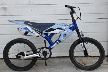 (1) Yamaha Motobike 16" Bike, blue