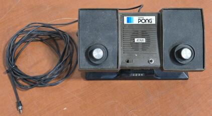 Vintage Atari C-140 Super Pong Video Game System