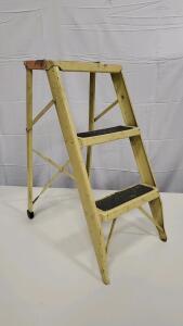 Vintage Metal Step Ladder 24.5"