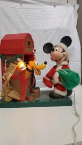 Santa's Best Mickey & Pluto Barn Holiday Animation