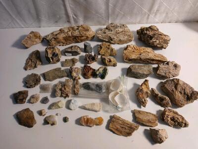Approx.(25+) Natural Gems And Rocks
