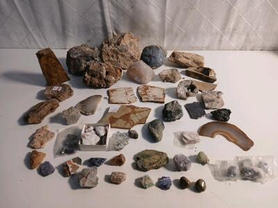 Approx.(25+) Natural Gems And Rocks
