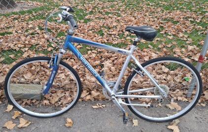 (1) 26" Blue / Silver Northrock 21-Speed Bicycle