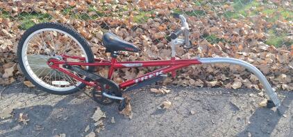(1) 20" TREK Mountain Train Trail A Bike, Red