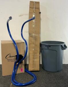 Outdoor Temporary Fence, (2) Mist Sprayer Hose Attatchments, 6 Gallon Bucket & Mini Brute Trash Can