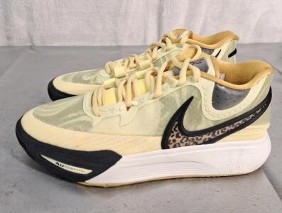 (1) Pair Of Nike Kyrie 8 Shoes - Citron Tint / Black-Wheat-Gold- DJ6017-800 - Men's Size 10<br/>
