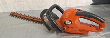(1) 20" Black & Decker Electric Hedge Trimmer