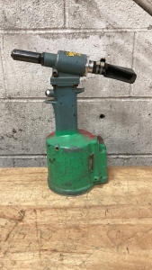 Air Rivet gun