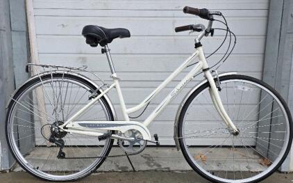 (1) Schwinn 28" 7-speed Cruiser-Style Bike, white