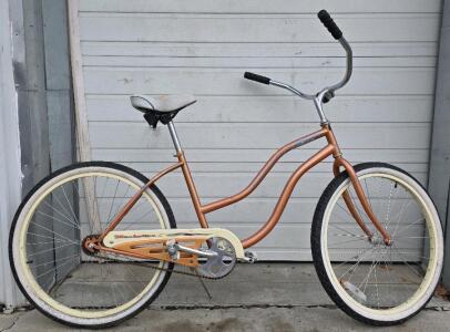 (1) Manhattan 26" Aero Cruiser Style Bike, Orange